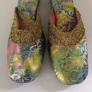 Vintage brocade slip on Oomphies